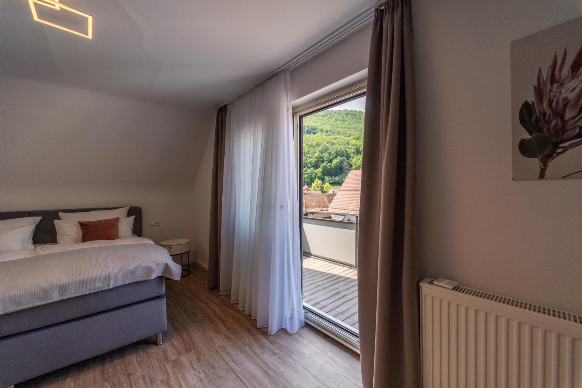 Apartments Am Marktplatz Bad Urach Exterior foto