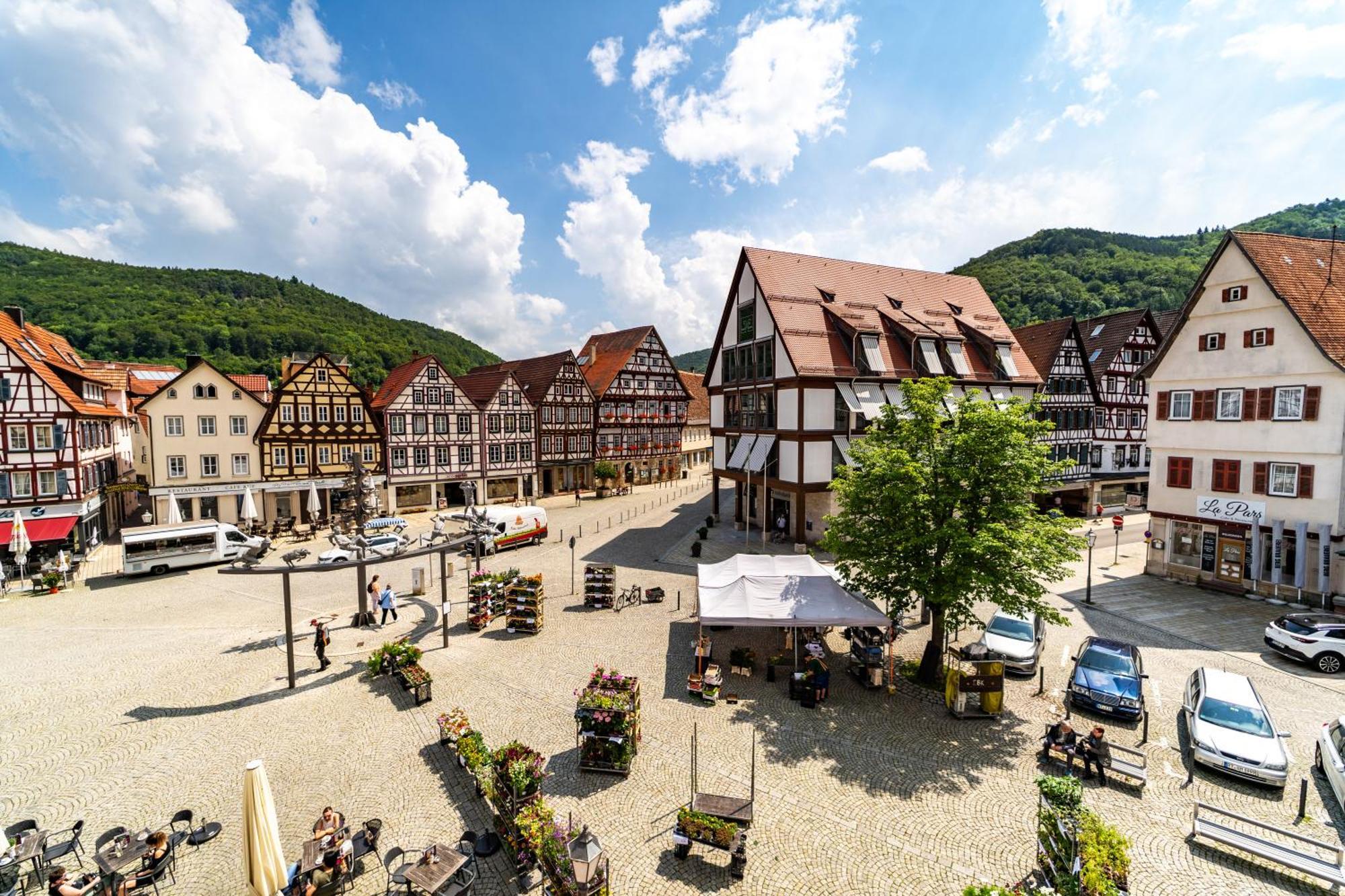 Apartments Am Marktplatz Bad Urach Exterior foto